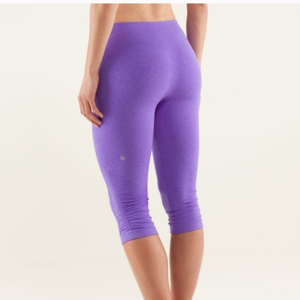 Lululemon in the flow cropped leggings